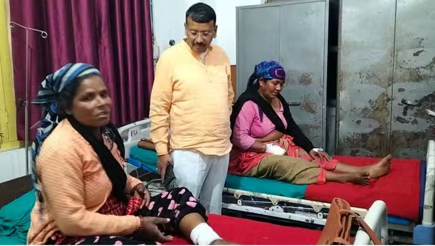 पिथौरागढ़: घर में घुसकर तीन महिलाओं पर तेंदुए ने किया हमला, तीनों घायल