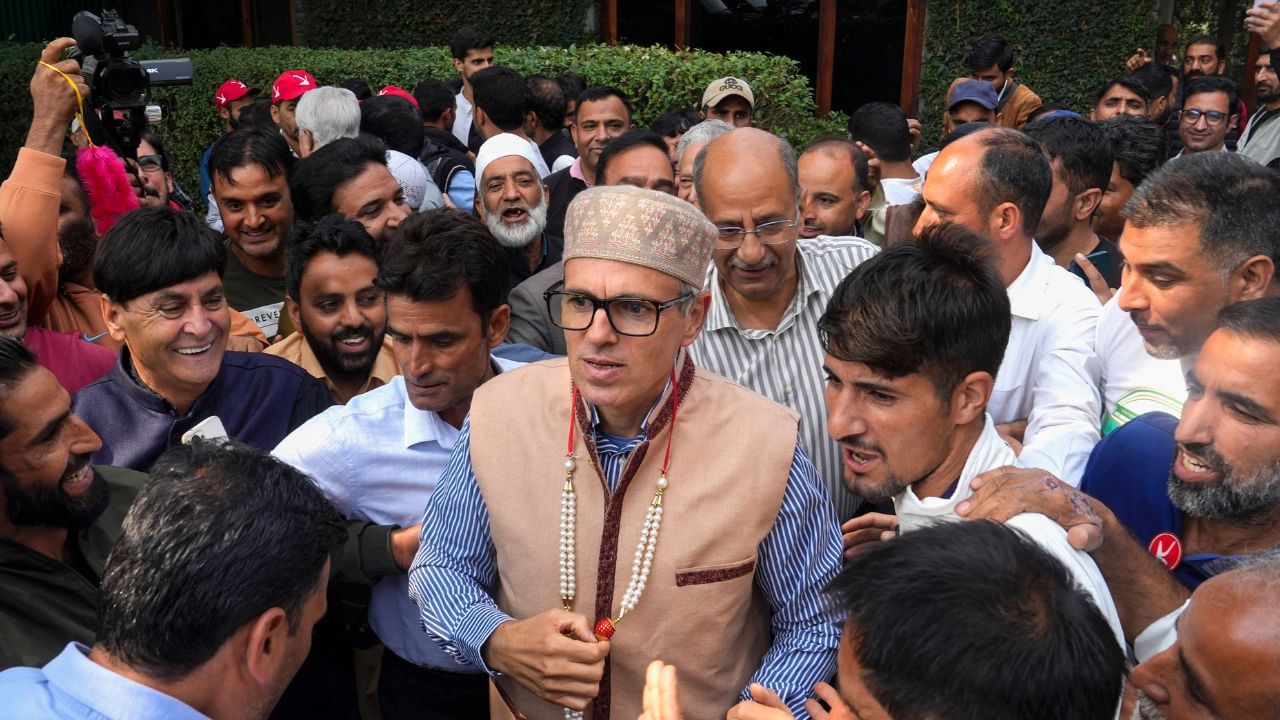 जम्मू-कश्मीर से हटा राष्ट्रपति शासन, सरकार गठन का रास्ता साफ