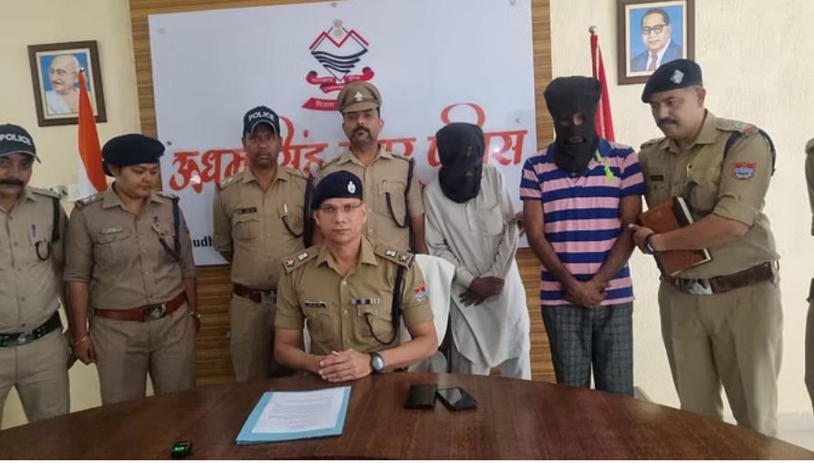 रुद्रपुर: बरेली से आ रहे दंपती समेत तीन तस्कर गिरफ्तार