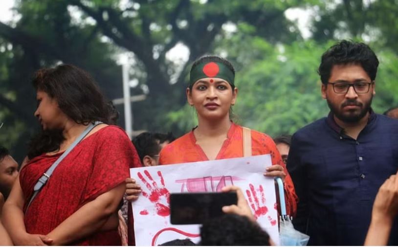 बांग्लादेश में हिंदुओं पर अत्याचार जारी, दुर्गा पूजा पंडालों को 35 बार बनाया गया निशाना