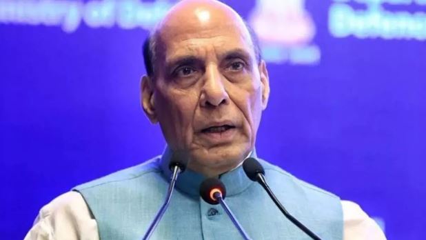 भारतीय वायुसेना देश के दुश्मनों को उनके घर में मार गिराने में सक्षम: राजनाथ