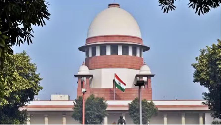 सुप्रीम कोर्ट ने ‘घड़ी’ चिन्ह करने पर अजित पवार गुट को नोटिस जारी किया