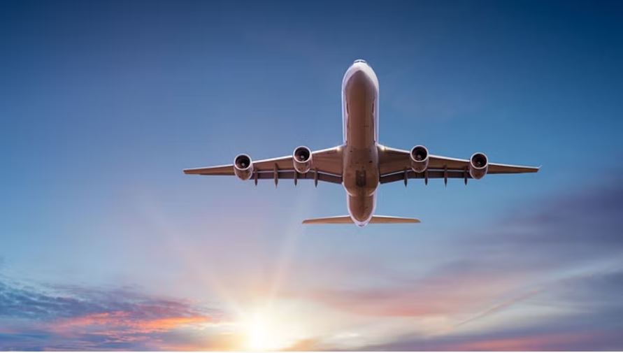 देहरादून एयरपोर्ट पर विमान के अंदर बम मिलने की सूचना से हड़कंप