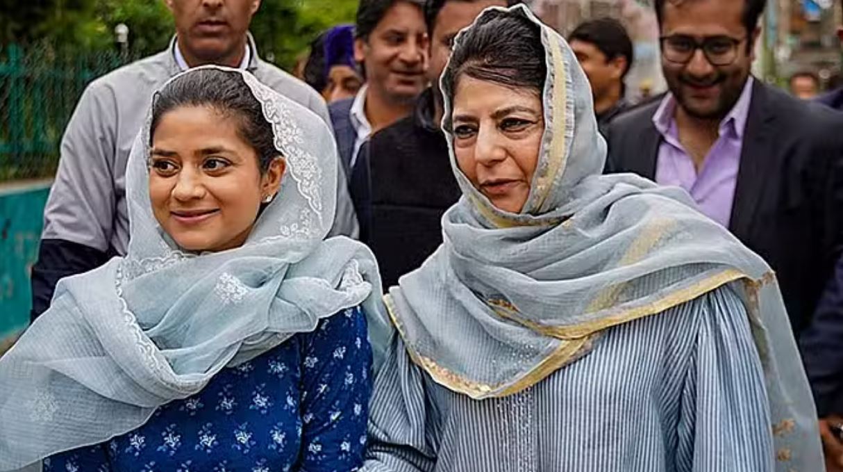 चुनाव में करारी हार के बाद महबूबा मुफ्ती का बड़ा फैसला... पीडीपी की सभी इकाइयां भंग