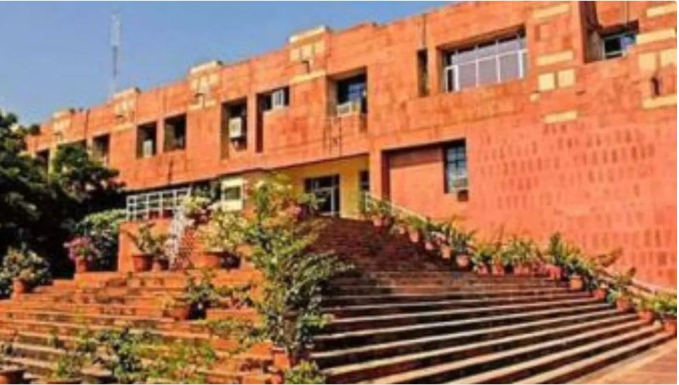 जेएनयू में भगवान राम पर अभद्र टिप्पणी के बाद बवाल, एबीवीपी- एआईएसए के कार्यकर्ताओं के बीच झड़प