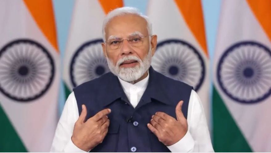 पीएम मोदी लाओस के दो दिवसीय दौरे पर हुए रवाना