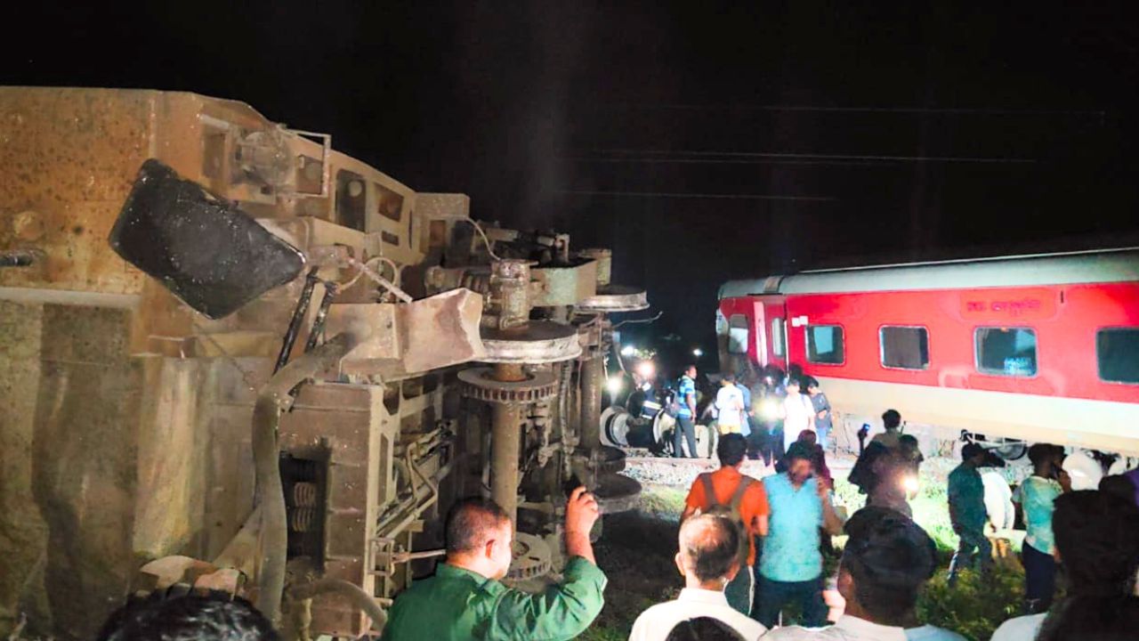 तमिलनाडु में मैसूर-दरभंगा एक्सप्रेस हादसा… 7 ट्रेनों के बदले रूट-इतनी ट्रेनें हुईं रद्द