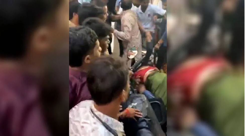 मुंबई: ओवरटेक को लेकर विवाद, भीड़ ने पीट-पीटकर की हत्या