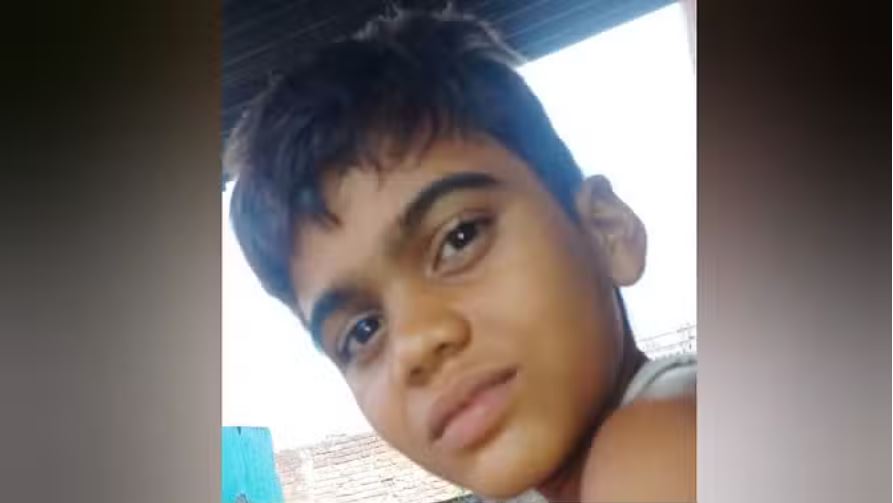 मुजफ्फरनगर: लड़के के साथ बेड पर सो गया जहरीला सांप, करवट बदलने पर डंसा