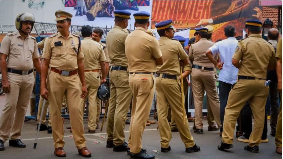 ‘जय श्री राम बोलो फिर खाना ले जाओ’, विरोध करने पर मुस्लिम महिला को भगाया