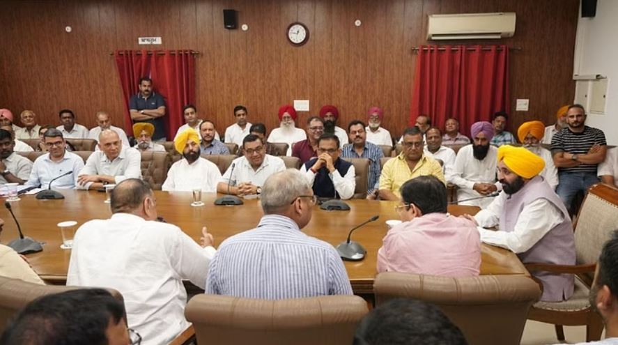 पंजाब में शुरू होगी धान की खरीद, सीएम मान ने आढ़तियों के साथ की बैठक