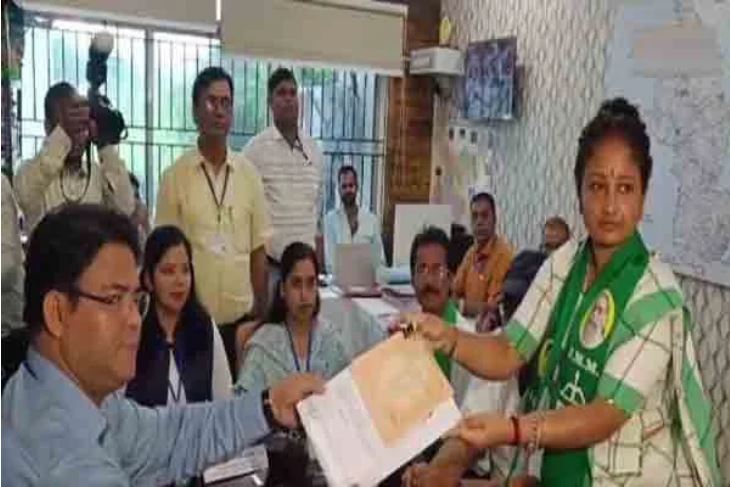 झारखंड: कल्पना सोरेन ने गांडेय विधानसभा से भरा पर्चा