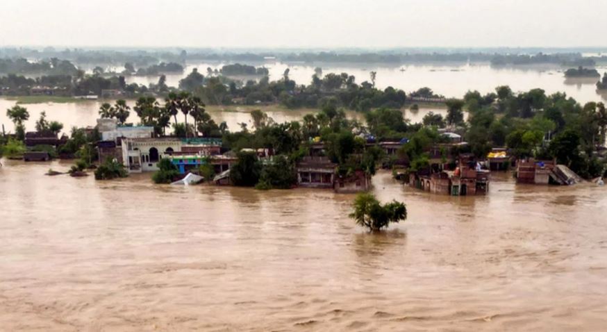 सीतामढ़ी हो या सहरसा… 18 जिलों में बाढ़ से तबाही, 5 की मौत