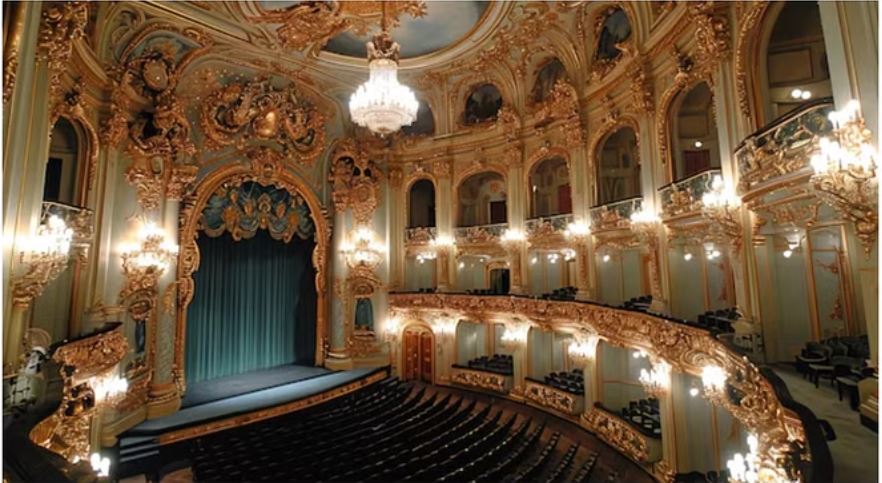 नाटक में हिंसा, नग्नता देखकर सदमे में आए दर्शक, बुलाने पड़े डॉक्टर