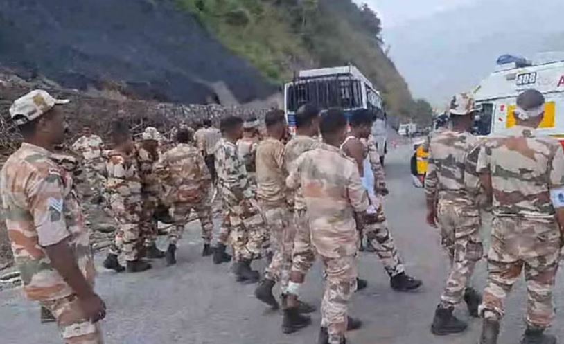 ऋषिकेश-चम्बा नेशनल हाईवे पर हादसा, 39 आईटीबीपी जवानों से भरी बस पलटी