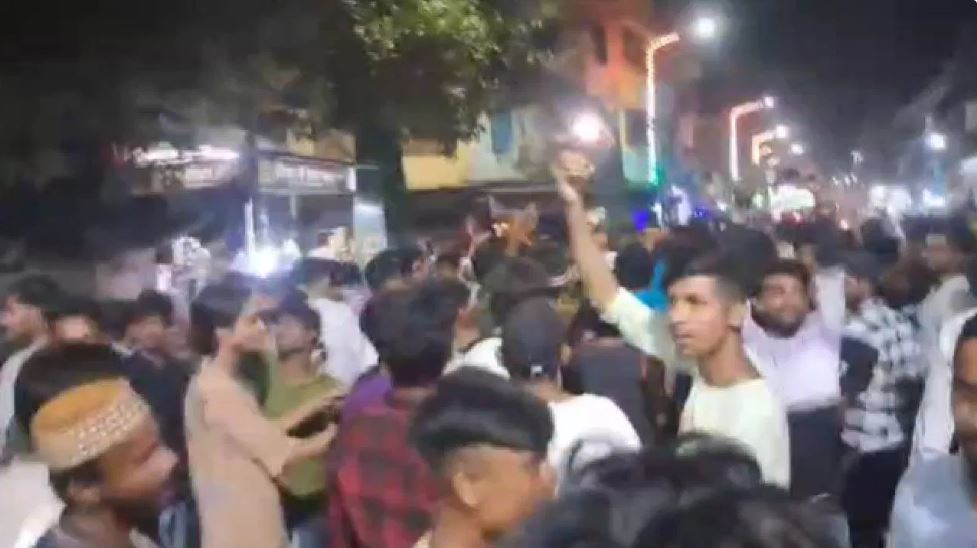 बहराइच में 2 समुदाय में तनाव के बाद भारी पुलिस बल तैनात