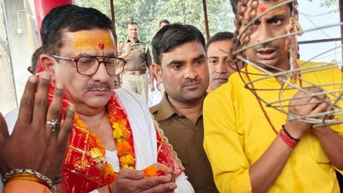 शिया वक्फ बोर्ड के पूर्व चेयरमैन वसीम रिजवी ने फिर बदला अपना नाम