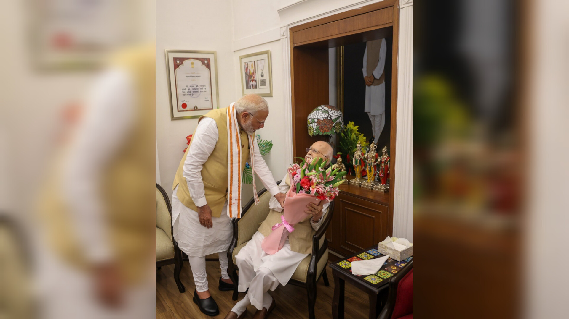 97 साल के हुए लालकृष्ण आडवाणी, पीएम मोदी ने की मुलाकात