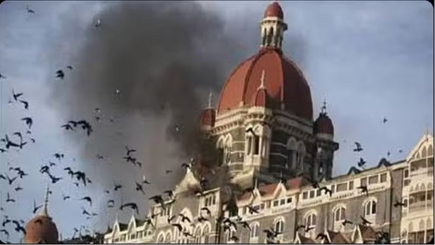 पाकिस्तान: पार्क में कसरत करते मुंबई हमले के मास्टरमाइंड का वीडियो वायरल