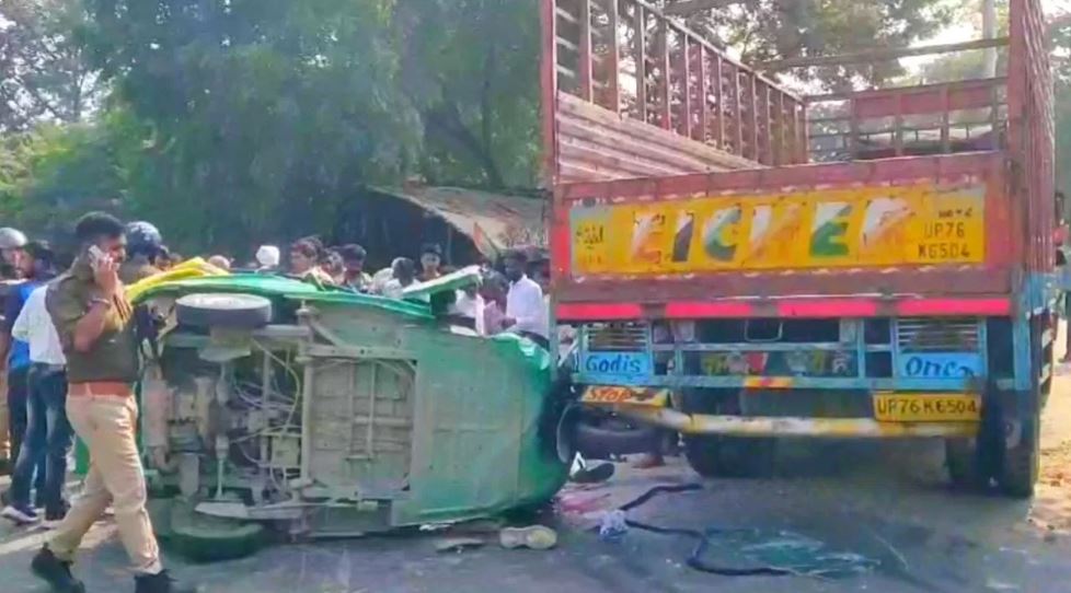 हरदोई में भीषण सड़क हादसा, डीसीएम और ऑटो की टक्कर में 10 लोगों की मौत