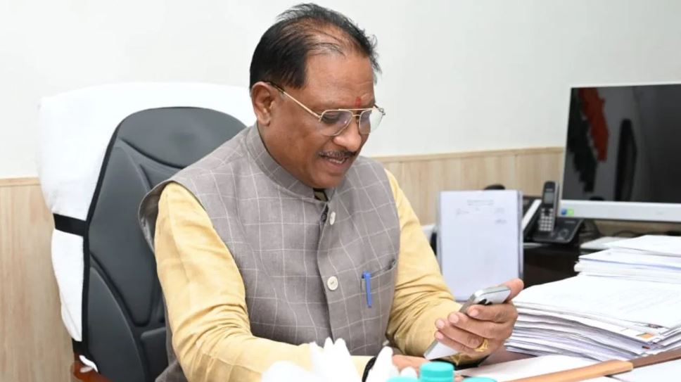 छत्तीसगढ़: विष्णुदेव साय ने बैडमिंटन प्लेयर रितिका ध्रुव से की बात, सहयोग का किया वादा