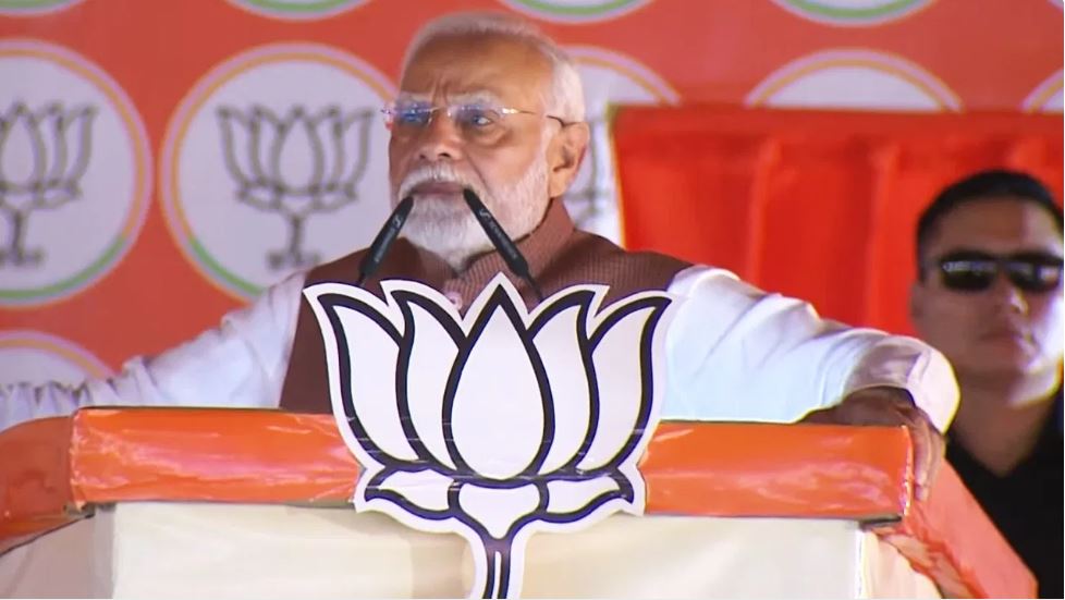 कांग्रेस-जेएमएम की साजिश से घुसपैठिये छीन रहे रोटी-रोजगार: पीएम मोदी