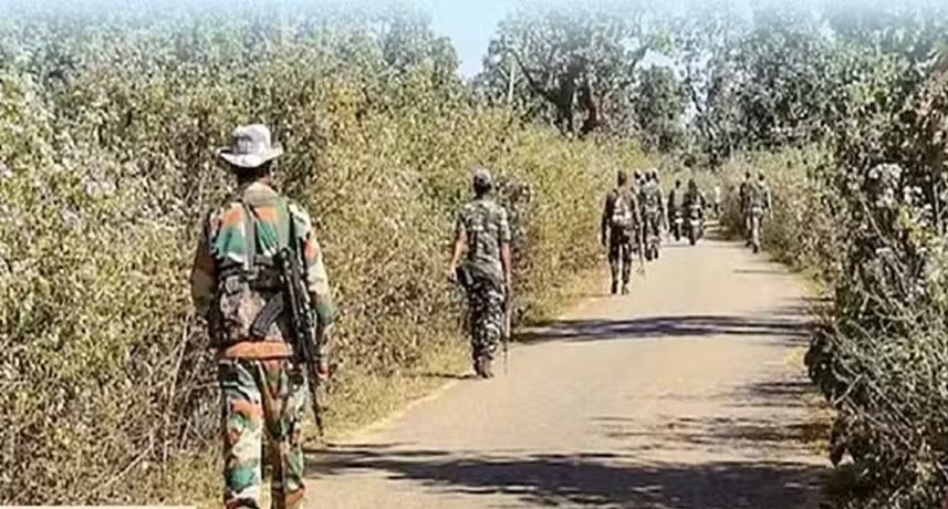 छत्तीसगढ़ः मुठभेड़ में घायल 2 जवान को किया गया एयरलिफ्ट, 5 नक्सली ढेर