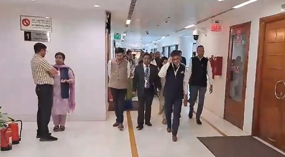 विदेश मामलों पर संसदीय स्थायी समिति की बैठक खत्म, चीन-कनाडा पर नहीं हुई चर्चा