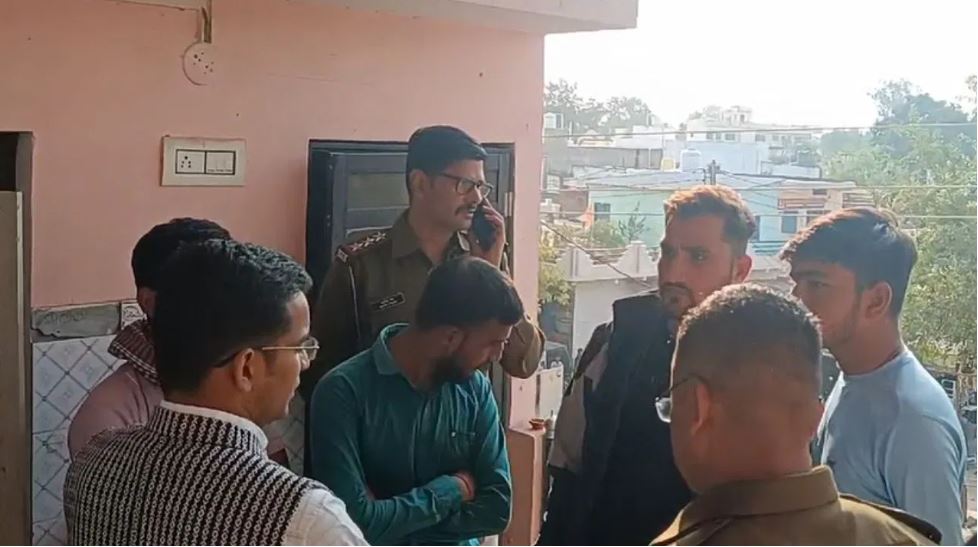 स्कूटी से मिलने आई लड़की, एमए के छात्र ने गोली मारकर कर दी हत्या