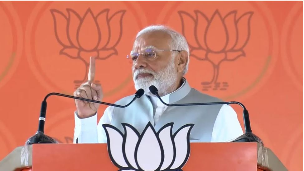 एक ओर देशभक्त, दूसरी ओर औरंगजेब का गुणगान करने वाले लोग: पीएम मोदी