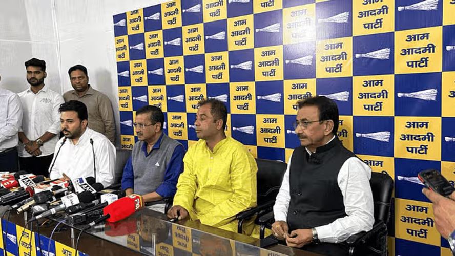 हमारे नेताओं को दिखाया जा रहा ईडी-सीबीआई का डर, कैलाश के इस्तीफे पर बोले केजरीवाल