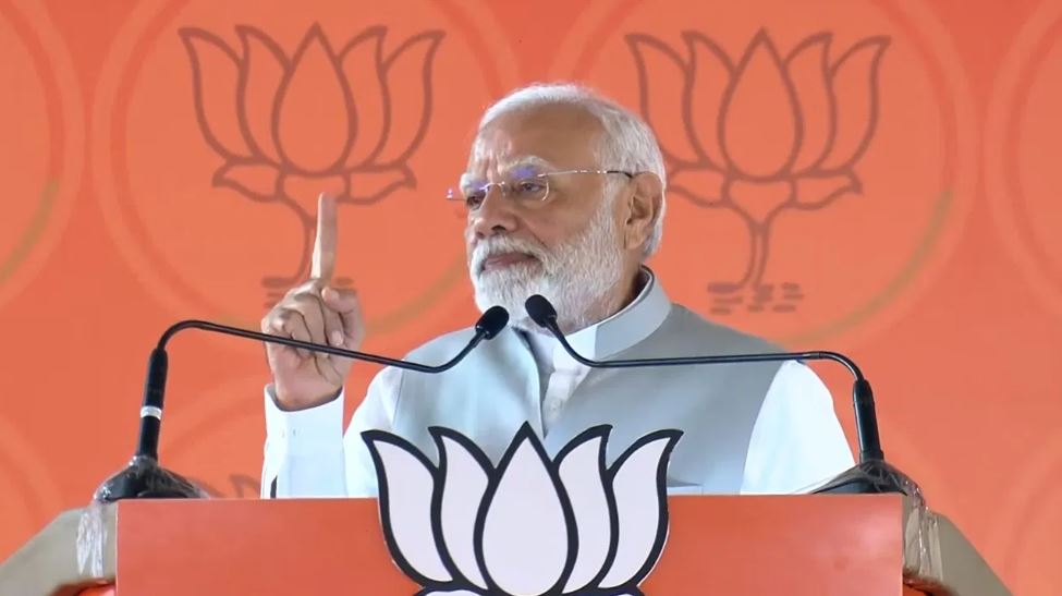 पीएम मोदी के विमान में आई तकनीकी खराबी, देवघर एयरपोर्ट पर रोका गया