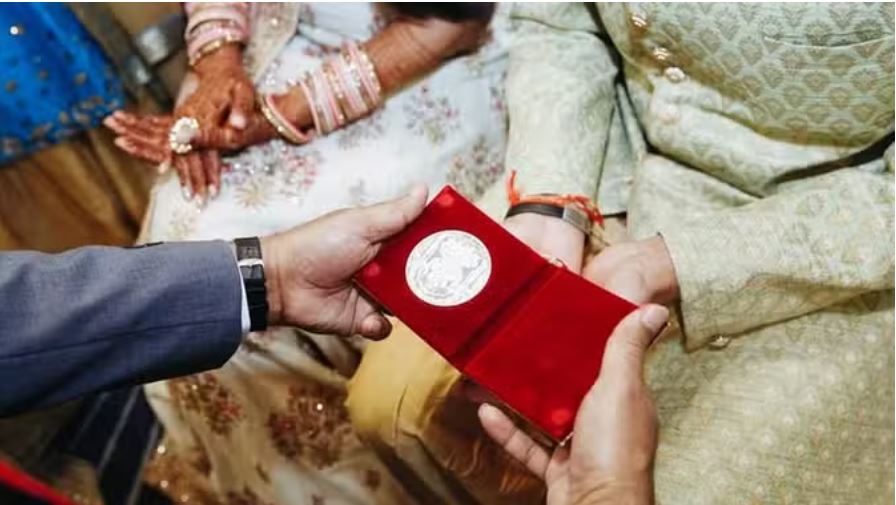 'ससुरालियों ने बिन मांगे दिया दहेज': इस वजह से कोर्ट पहुंचा नाराज दामाद