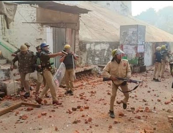 संभल हिंसा: इंटरनेट पर 24 घंटे के लिए और पाबंदी लगी