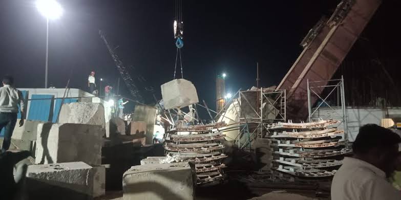 गुजरात के आणंद में बुलेट ट्रेन का पुल गिरा, कई लोग दबे; रेस्क्यू जारी