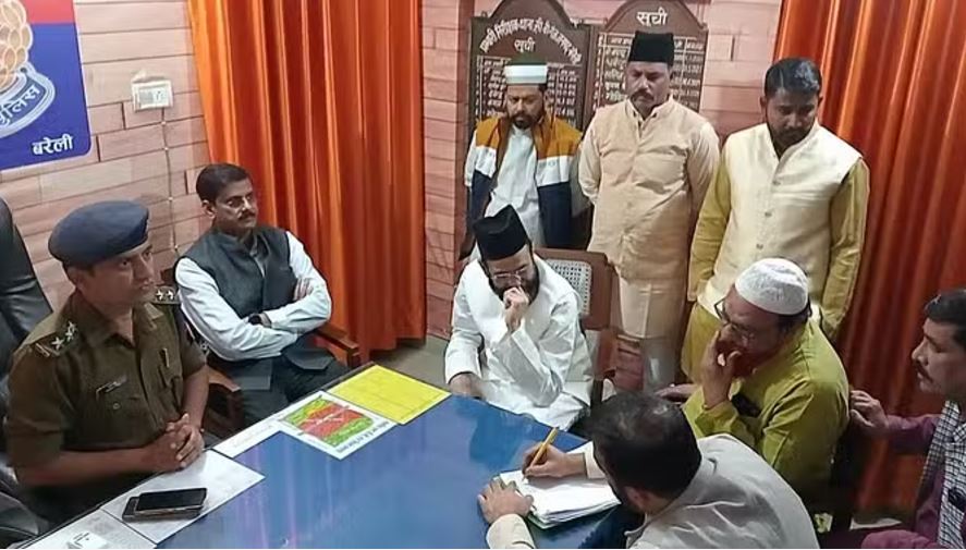 बरेली से संभल रवाना हुए मौलाना तौकीर, सीबीगंज में पुलिस ने रोका