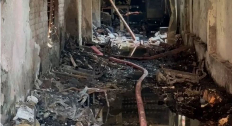 ग्रेटर नोएडा की सोफा फैक्ट्री में भीषण आग, तीन कर्मचारियों की मौत