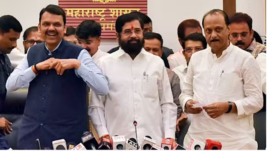 महाराष्ट्र: शिवसेना विधायक दल की बैठक आज, सीएम पद के लिए दावेदारी की दौड़ तेज
