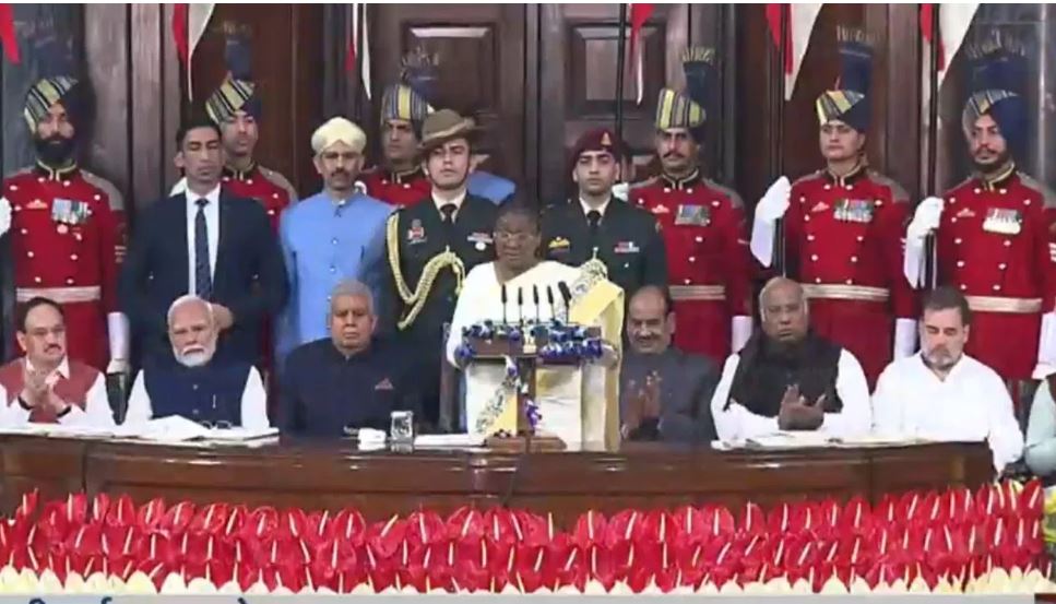 संविधान के 75 साल पूरे: राष्ट्रपति मुर्मू बोलीं- संविधान देश का सबसे पवित्र ग्रंथ