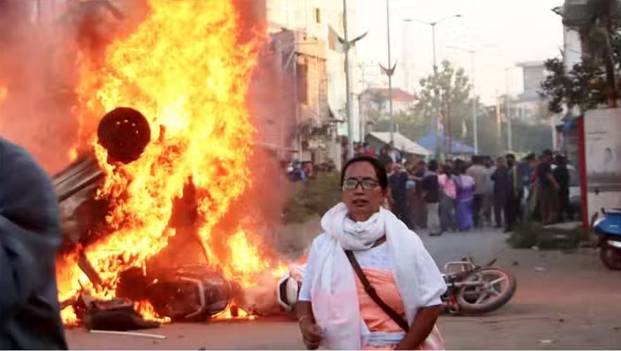 इंफाल में भीड़ ने भाजपा विधायक के घर पर की तोड़फोड़, मणिपुर में नहीं थम रही हिंसा