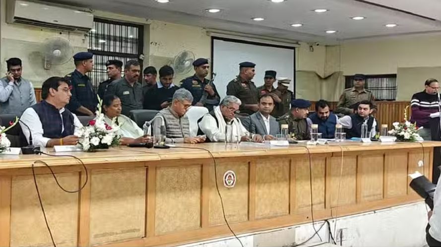 रोहतक में परिवेदना समिति की बैठक: गैर हाजिर अधिकारियों से नाराज हुए पंचायत मंत्री
