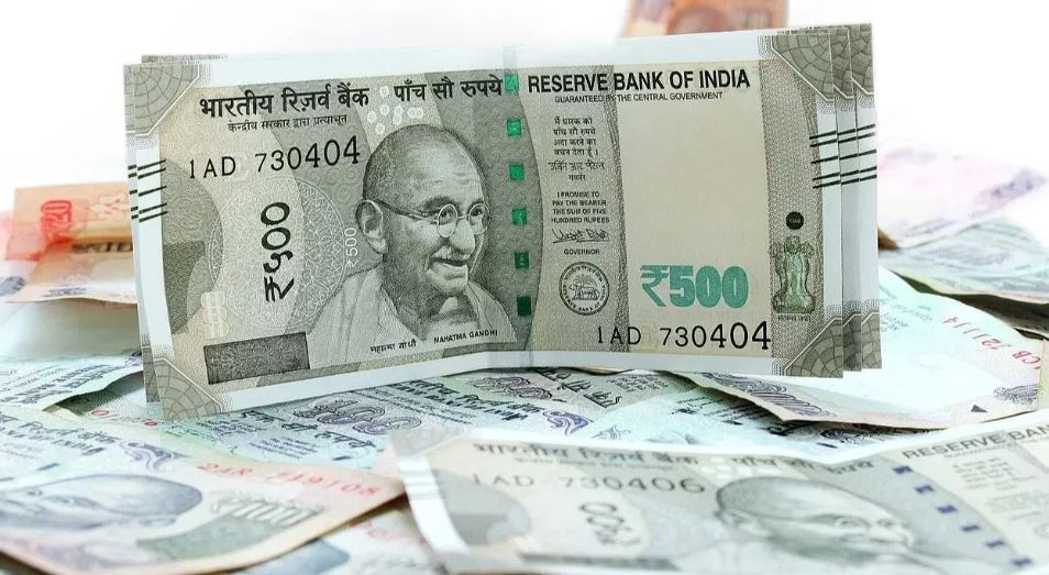 नए साल में सरकारी नौकरी वालों को मिलेगा तोहफा, 186% तक बढ़ जाएगी सैलरी