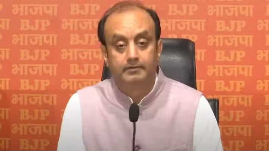 विनोद तावड़े के बचाव में उतरी भाजपा, बोली- हवा में आरोप लगा रही महाविकास अघाड़ी