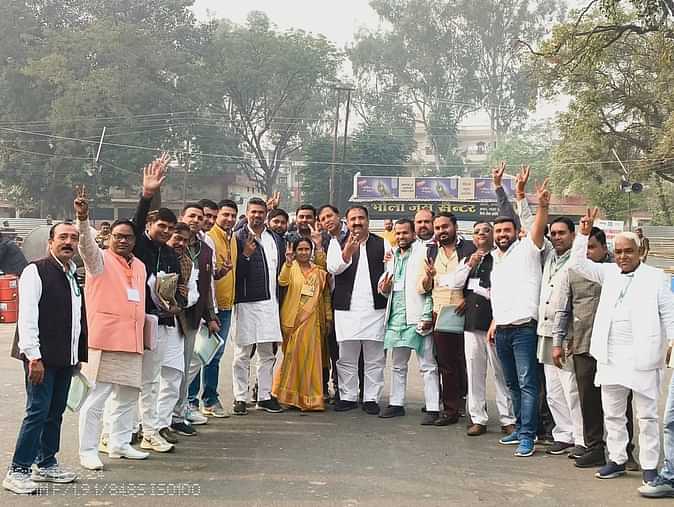 मीरापुर उपचुनाव: मिथलेश पाल के सिर सजा जीत का ताज, बोलीं-योगी और जयंत के भरोसे की जीत