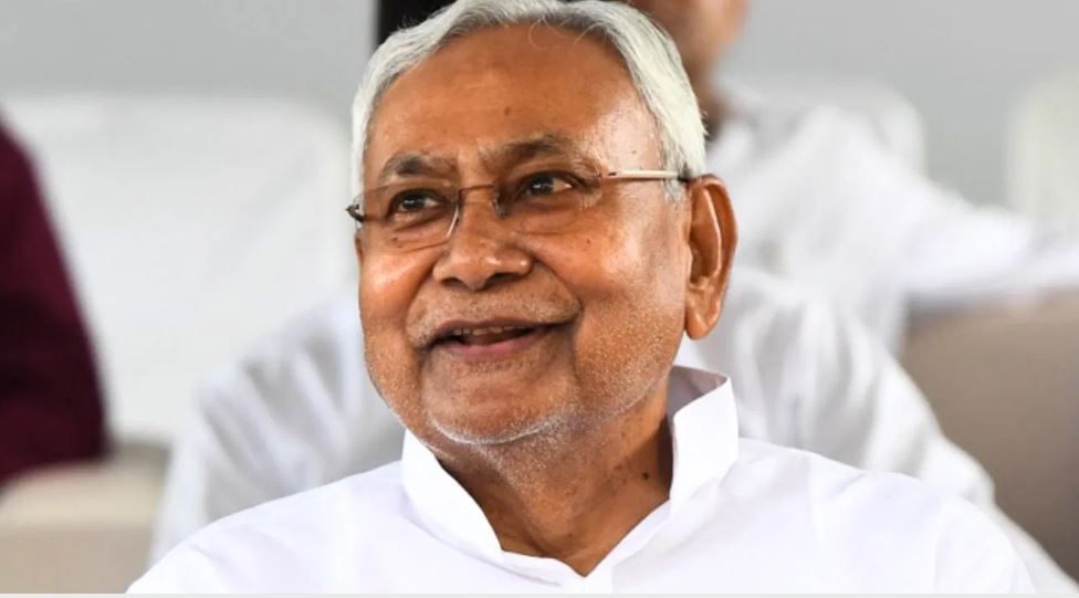 महिलाओं को अपना ट्रंप कार्ड बनाएंगे नीतीश कुमार, बिहार फतह का बनाया फुलप्रूफ प्लान!