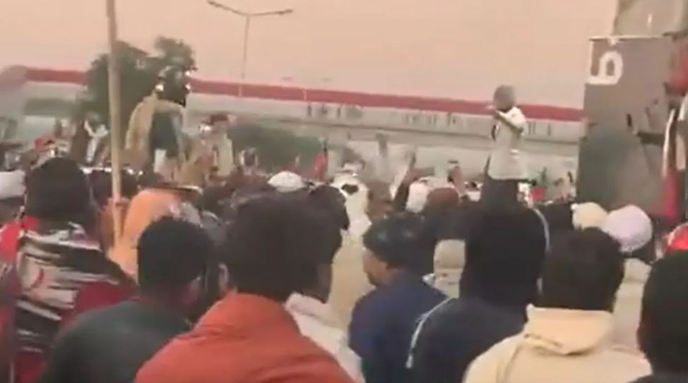 पाकिस्तान में शूट एट साइट के आदेश, इमरान के समर्थकों का तांडव