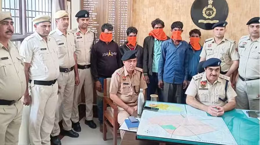 दादरी, भिवानी और महेंद्रगढ़ जिला में चोरी करने वाले गिरोह के 5 गुर्गे गिरफ्तार