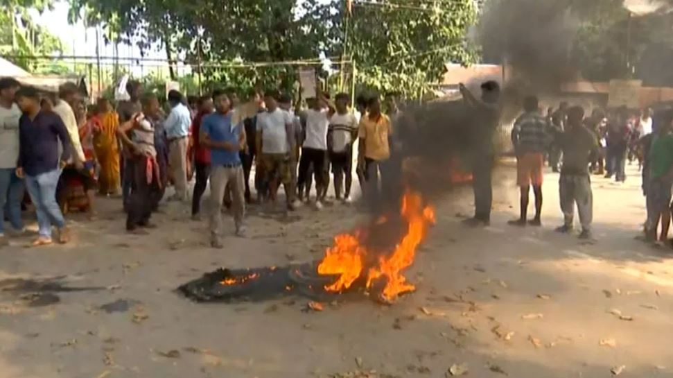 बंगाल में रेप पर फिर बवाल, एक आरोपी को पीट-पीटकर मार डाला, प्रदर्शन-आगजनी