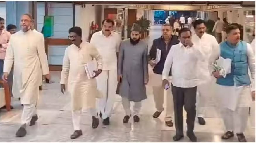 वक्फ बिल: जेपीसी में शामिल विपक्षी सांसदों ने ओम बिरला को लिखा पत्र