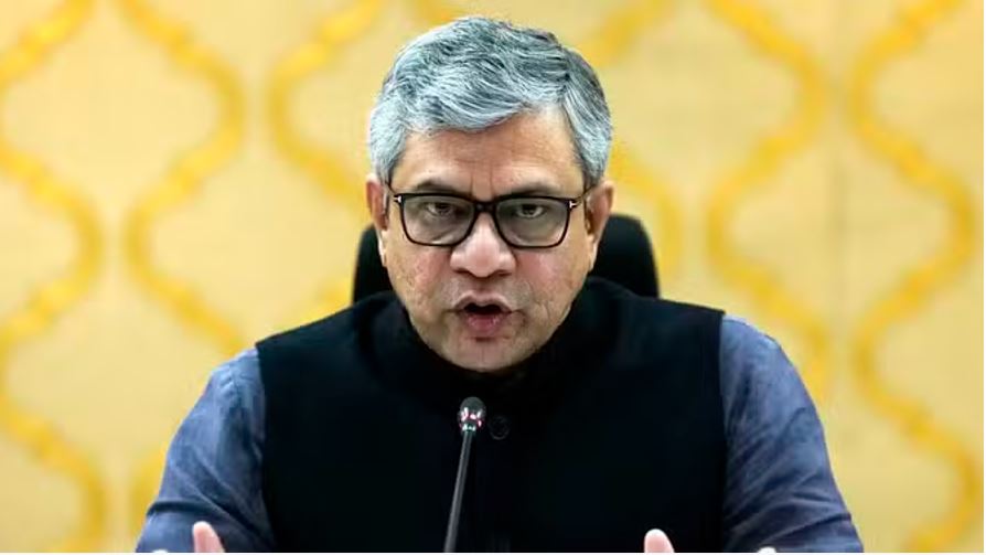 फेक न्यूज लोकतंत्र के लिए खतरा, डिजिटल मीडिया को जवाबदेह बनाना होगा: अश्विनी वैष्णव